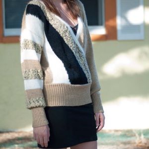 VINTAGE JAMES ST. JOHN SWEATER >>> Tan & Black Medium Angora